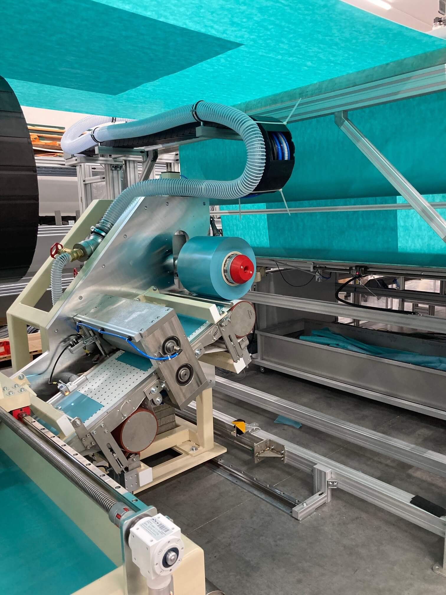 GF Machinery laminační a formátovací linka