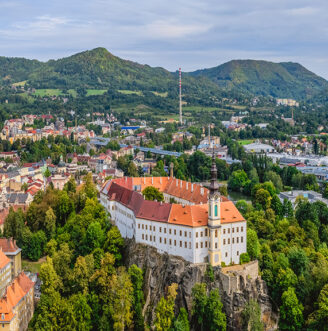 Chateau,Above,The,River,Elbe,In,D??ín,,Czech,Republic